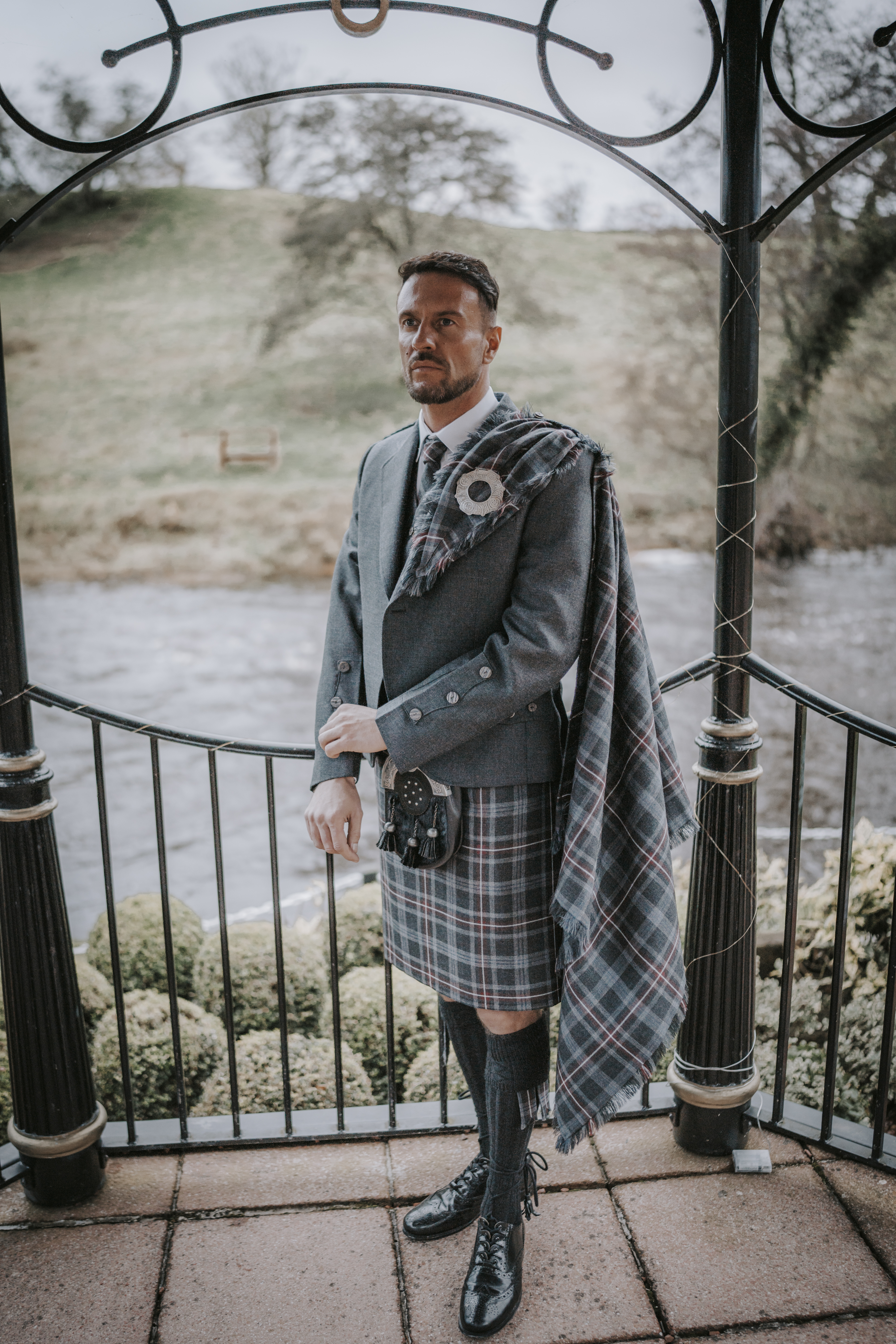 Kilt shoulder hot sale plaid