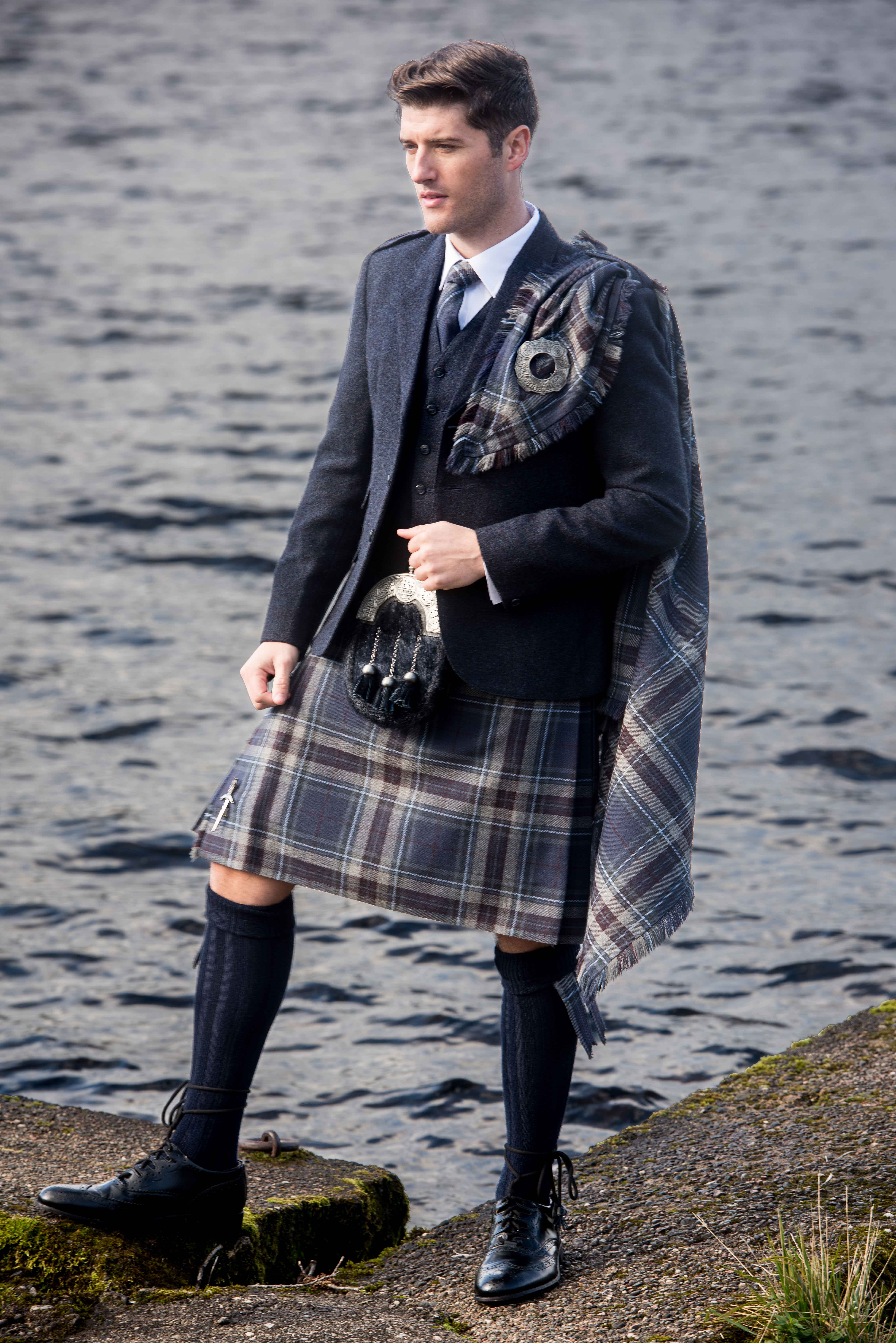 How To Wear A Kilt - Scots in Spirit